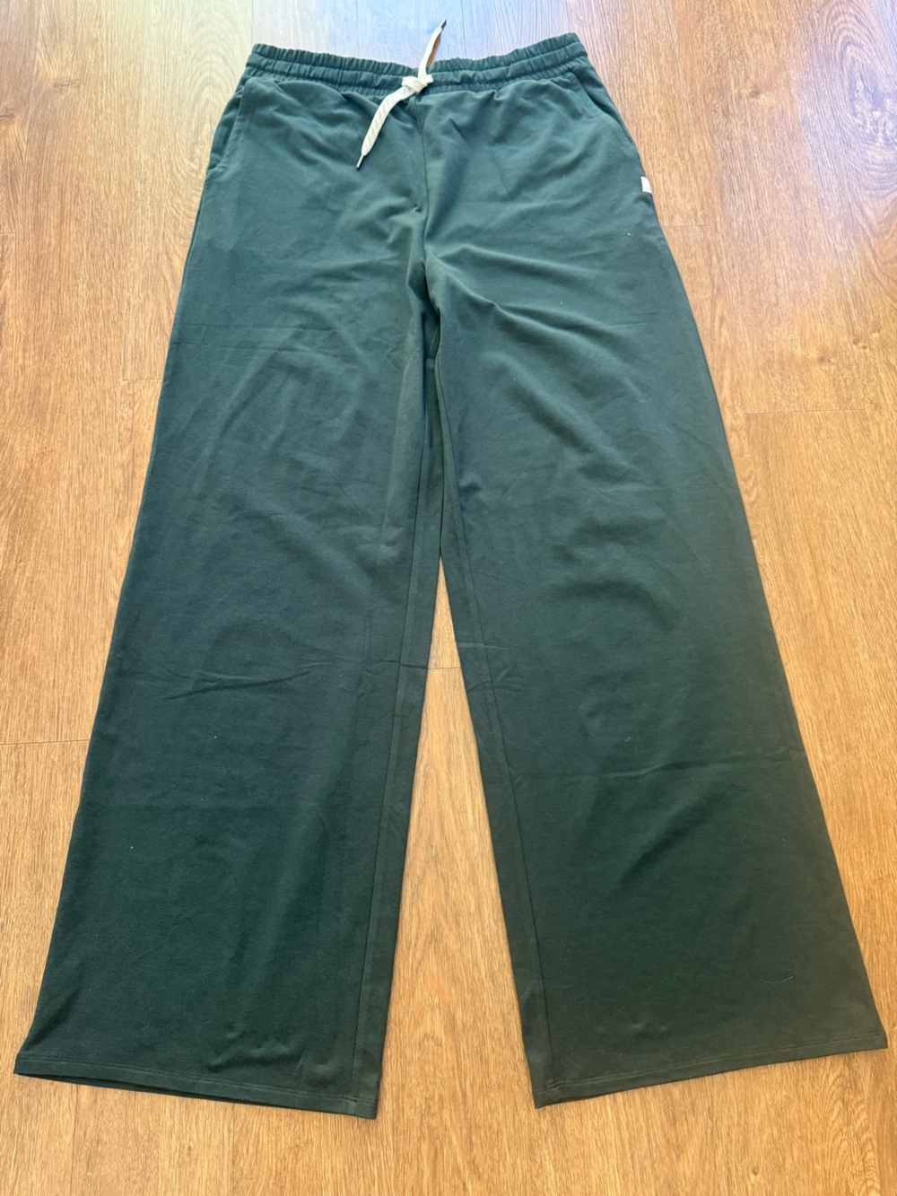 Vuori women’s Forest Green Wide-Leg Stretch Chinos